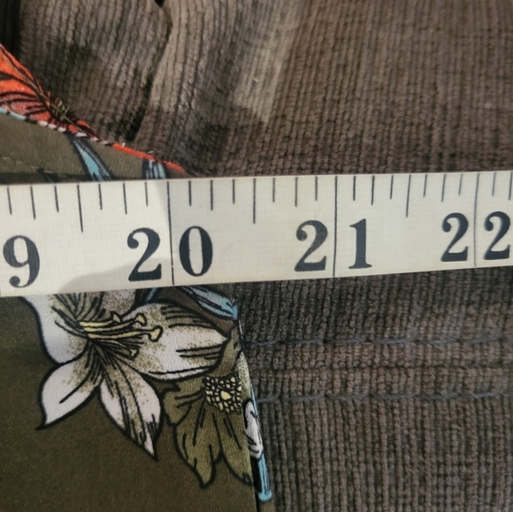 Floral Sleeveless Top - Green - Picture 5 of 5